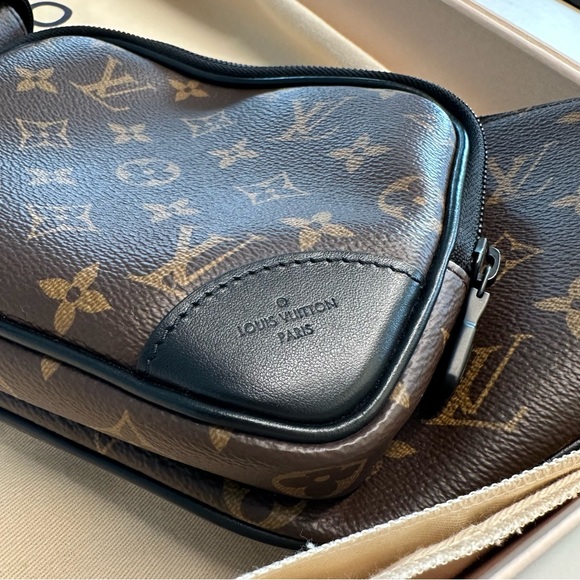 Louis Vuitton Christopher Bumbag Monogram Brown - Picture 4 of 15